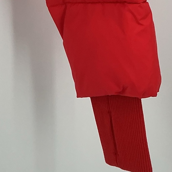 Alo yoga cropped atmosphere puffer coat new bright red size small - Picture 6 of 11